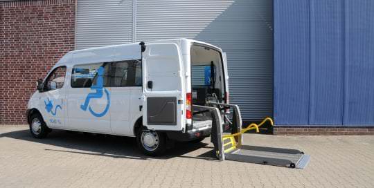 Ford Transit mit Rollstuhllift